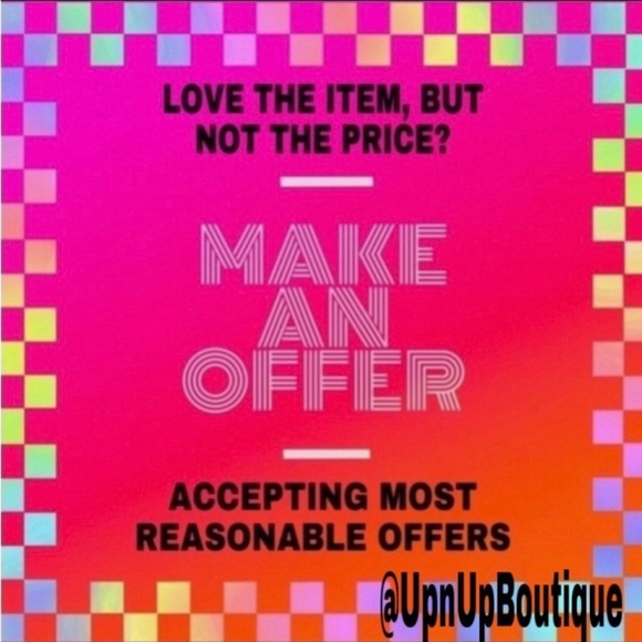 Tsavorite & Diamond Cheetah Stud Earrings - Picture 15 of 16